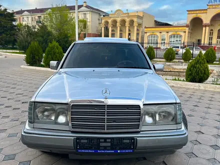 Mercedes-Benz E 220 1993 года за 2 000 000 тг. в Туркестан – фото 3