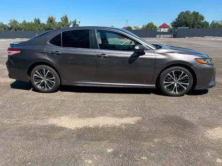 Toyota Camry 2020 года за 9 568 000 тг. в Алматы – фото 8