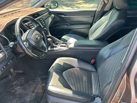 Toyota Camry 2020 года за 9 568 000 тг. в Алматы – фото 10