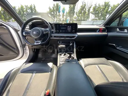 Kia K5 2020 года за 9 752 000 тг. в Алматы – фото 12