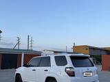 Toyota 4Runner 2014 года за 14 500 000 тг. в Актау – фото 2