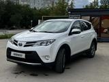 Toyota RAV4 2015 годаүшін11 000 000 тг. в Актобе – фото 2