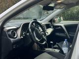 Toyota RAV4 2015 годаүшін12 500 000 тг. в Актобе – фото 4