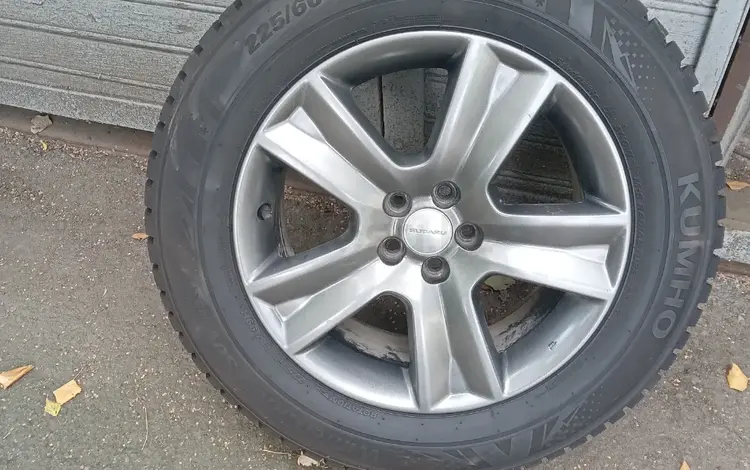 Шины Kumho 225 60 17 зимняя. Диски 17дм. Subaru/ за 210 000 тг. в Алматы