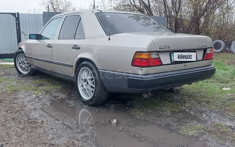 Mercedes-Benz E 260 1988 года за 1 000 000 тг. в Петропавловск