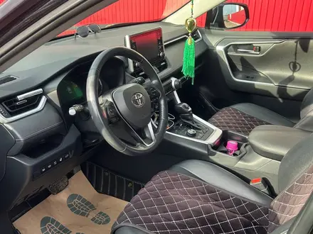 Toyota RAV4 2021 года за 18 100 000 тг. в Актобе – фото 11