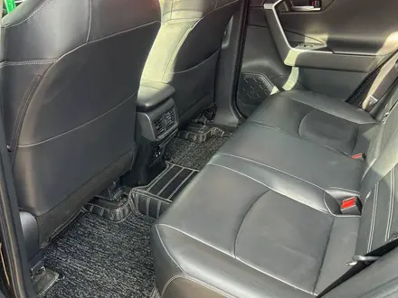 Toyota RAV4 2021 года за 18 100 000 тг. в Актобе – фото 6