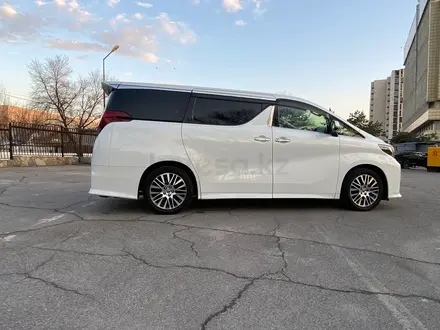 Toyota Alphard 2016 года за 17 000 000 тг. в Алматы – фото 23