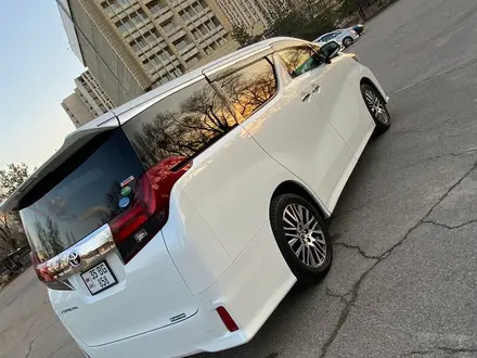 Toyota Alphard 2016 года за 17 000 000 тг. в Алматы – фото 24