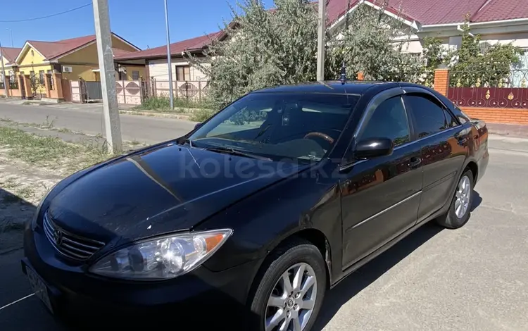 Toyota Camry 2004 годаfor3 500 000 тг. в Атырау