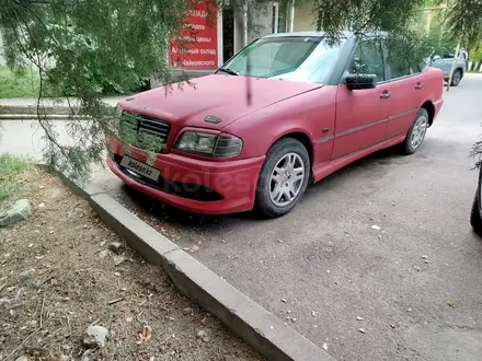 Mercedes-Benz C 180 1995 года за 1 550 000 тг. в Алматы – фото 4