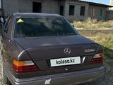 Mercedes-Benz E 220 1993 годаүшін1 900 000 тг. в Туркестан – фото 3