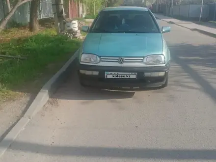 Volkswagen Golf 1994 годаүшін1 400 000 тг. в Алматы