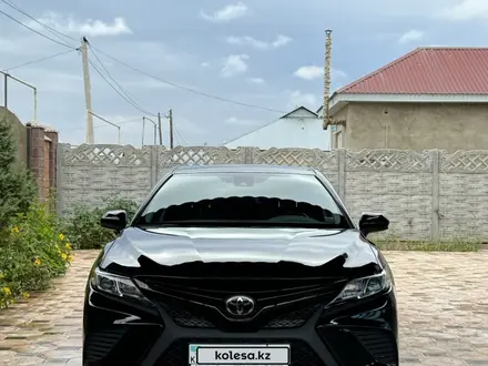 Toyota Camry 2019 года за 11 500 000 тг. в Тараз – фото 3