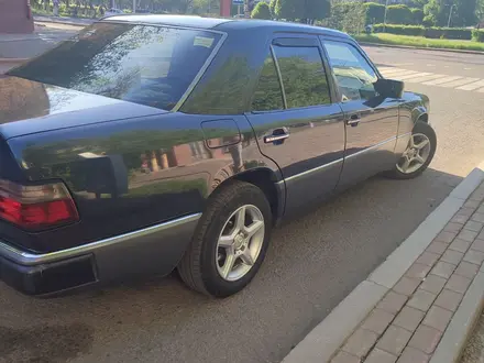 Mercedes-Benz E 200 1993 годаүшін2 500 000 тг. в Караганда – фото 4