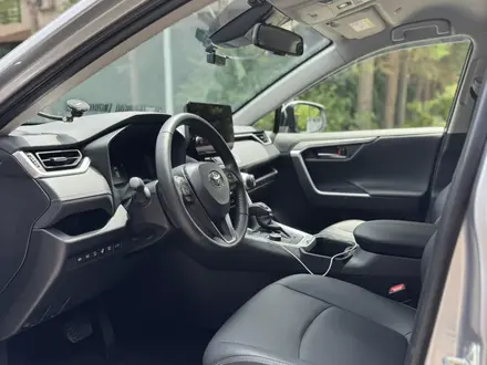 Toyota RAV4 2025 года за 19 000 000 тг. в Алматы – фото 15