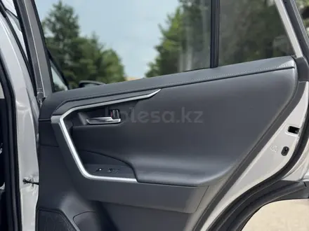 Toyota RAV4 2025 года за 19 000 000 тг. в Алматы – фото 20
