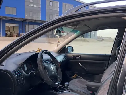 Volkswagen Golf 2001 года за 1 800 000 тг. в Алматы – фото 12