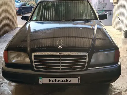 Mercedes-Benz C 220 1993 года за 1 980 000 тг. в Караганда