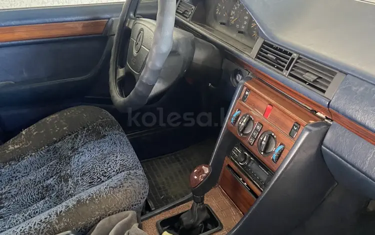 Mercedes-Benz E 220 1994 годаүшін950 000 тг. в Алматы