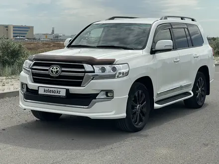 Toyota Land Cruiser 2020 года за 36 000 000 тг. в Астана
