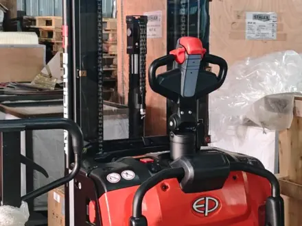 EP Equipment  Штабелер электрический RSL161 1, 6т/5, 5м 2025 года за 5 200 000 тг. в Алматы – фото 4