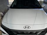 Hyundai Elantra 2023 годаfor10 600 000 тг. в Шымкент