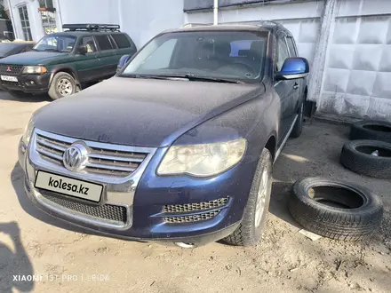 Volkswagen Touareg 2007 года за 6 000 000 тг. в Алматы – фото 3