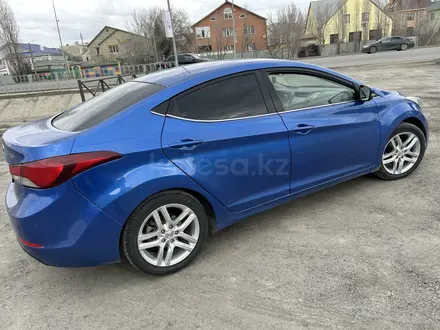 Hyundai Elantra 2015 года за 4 700 000 тг. в Актобе – фото 3