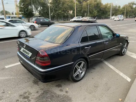 Mercedes-Benz C 240 1997 года за 3 200 000 тг. в Алматы – фото 5