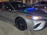 Toyota Camry 2020 года за 13 000 000 тг. в Актобе