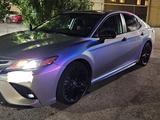 Toyota Camry 2020 года за 13 000 000 тг. в Актобе – фото 2