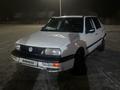 Volkswagen Vento 1993 года за 900 000 тг. в Семей – фото 2