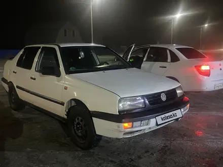 Volkswagen Vento 1993 года за 900 000 тг. в Семей – фото 6