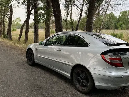 Mercedes-Benz C 180 2005 года за 2 500 000 тг. в Караганда – фото 3