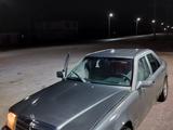 Mercedes-Benz E 260 1991 года за 700 000 тг. в Астана – фото 2