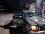 Mercedes-Benz E 260 1991 года за 700 000 тг. в Астана – фото 3