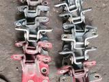 Петли дверные Mazda, Mitsubishi, Honda, Nissan за 5 000 тг. в Алматы