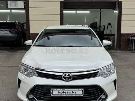 Toyota Camry 2017 года за 10 900 000 тг. в Алматы