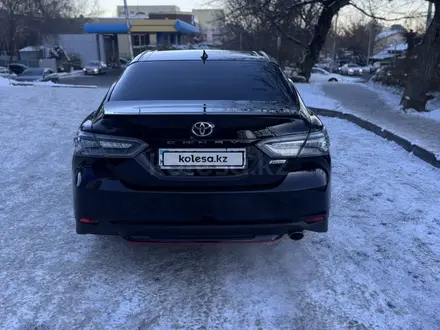 Toyota Camry 2020 года за 14 900 000 тг. в Алматы – фото 6