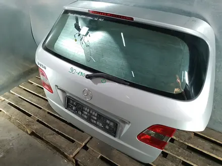 Крышка багажника со стеклом на Мерседес W245 за 75 000 тг. в Алматы – фото 2