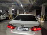 Toyota Camry 2017 годаүшін13 500 000 тг. в Шымкент – фото 3