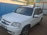 Chevrolet Niva 2013 года за 3 500 000 тг. в Актобе – фото 3