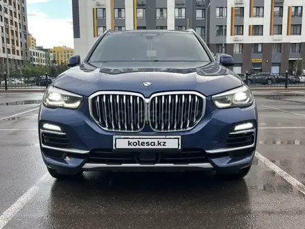 BMW X5 2019 года за 25 000 000 тг. в Астана
