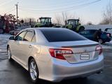 Toyota Camry 2013 года за 5 600 000 тг. в Уральск – фото 3