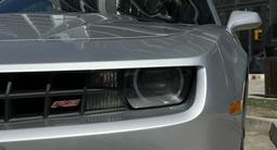 Chevrolet Camaro 2012 года за 8 500 000 тг. в Атырау – фото 2