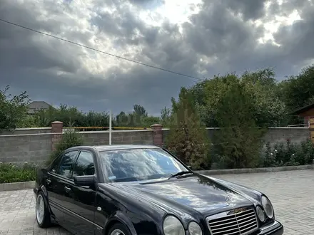 Mercedes-Benz E 320 1998 года за 6 800 000 тг. в Алматы – фото 3