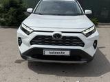 Toyota RAV4 2023 года за 17 500 000 тг. в Караганда
