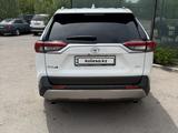 Toyota RAV4 2023 годаүшін17 500 000 тг. в Караганда – фото 4