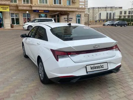 Hyundai Elantra 2021 года за 8 500 000 тг. в Актау – фото 2